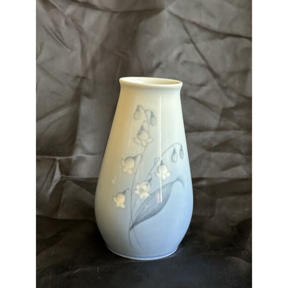 Porcelain Lillies of the Valley Bud Vase By Bing & Grondahl Made in Denmark 4.5" - Picture 11 of 11